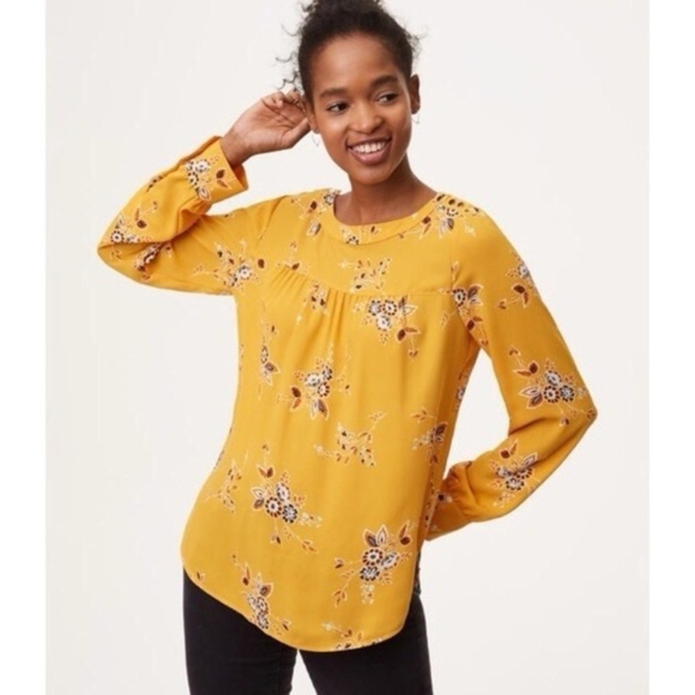 Loft Marigold floral yellow button shoulder blouse size medium